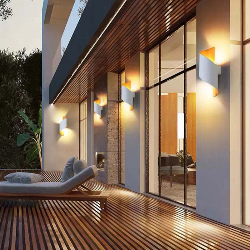 Outdoor Waterproof Metal Spiral Led Wall Lamp Night Light