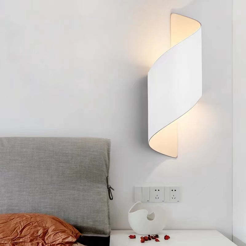 Outdoor Waterproof Metal Spiral Led Wall Lamp Night Light