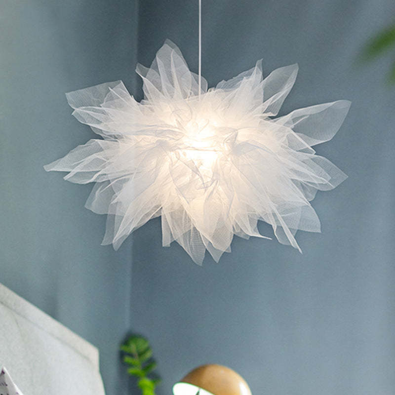 Nordic Minimalist Mesh Flower Pendant Light for Bedroom & Dining Room