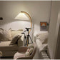 Moderne, minimalistische Stoffschirm-LED-Stehlampe, Nachttisch-Stehleuchte für das Wohnzimmer